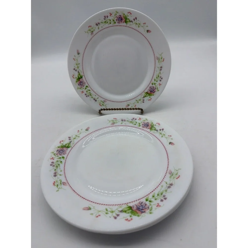 Set of 4 Arcopal Victorian Charm Milk Glass Dessert Plates 7 3/4
